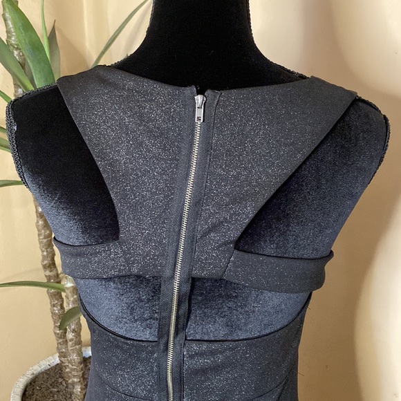 Forever 21 Super Cute Bodycon Dress w/ Cutouts Size M - Picture 3 of 6